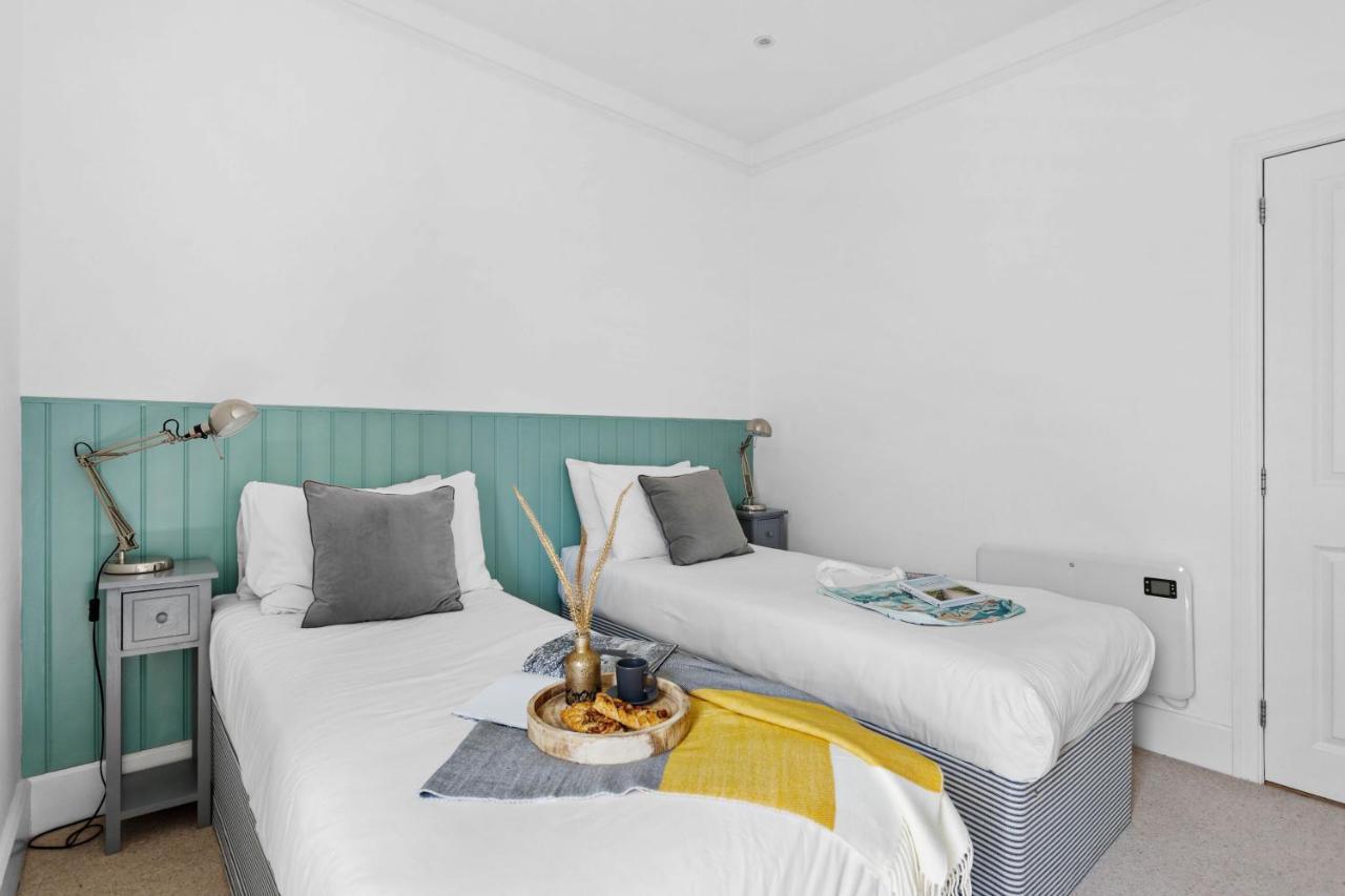 Flat 2 Fairfax Place - Modern Stylish Flat With Plenty Of Charm In Central ดาร์ตมัธ ภายนอก รูปภาพ